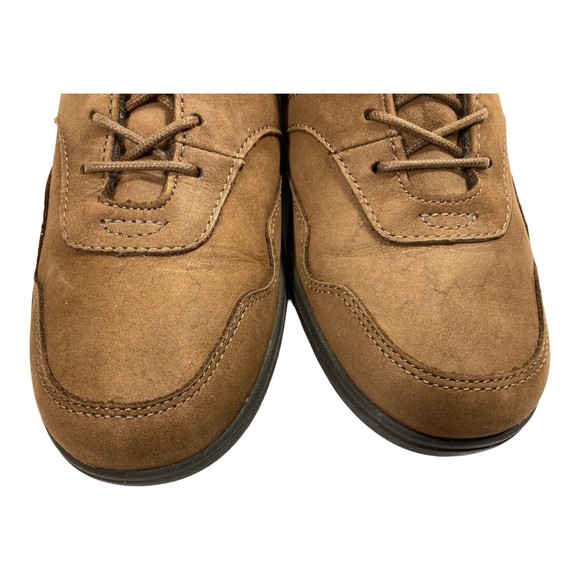 Easy Spirit True Spirit Oxfords Women's 6.5 M Bersh Brown Nubuck Leather EUC - Picture 4 of 10